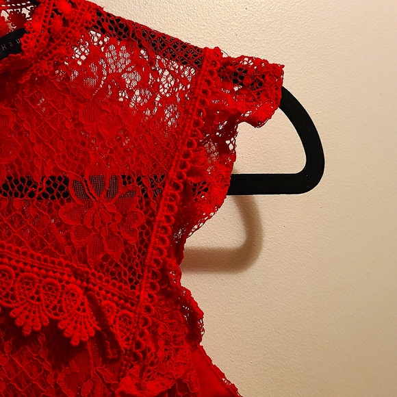 Haute Monde Red Lace Sleeveless Dress - Picture 4 of 7